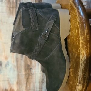 TEVA Delavina Ankle Black suede boots Size 7